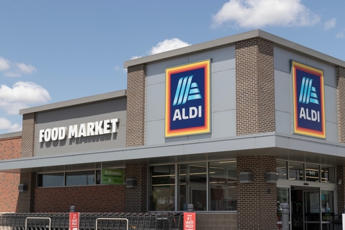 aldi_2299108123.jpg featured image Aldi storefront with Food Market sign