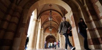 Republicans Vanish From Graduation Stages
