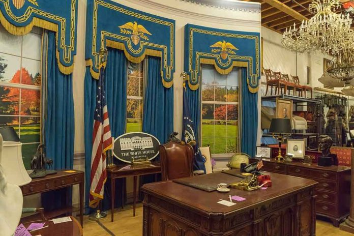 shutterstock_1234614106 Oval Office-style desk and decor in a museum display