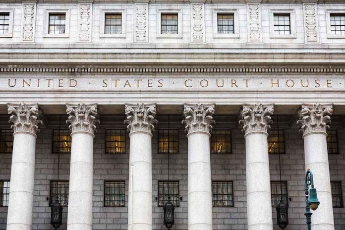 shutterstock_425197420 United States courthouse facade with Corinthian columns